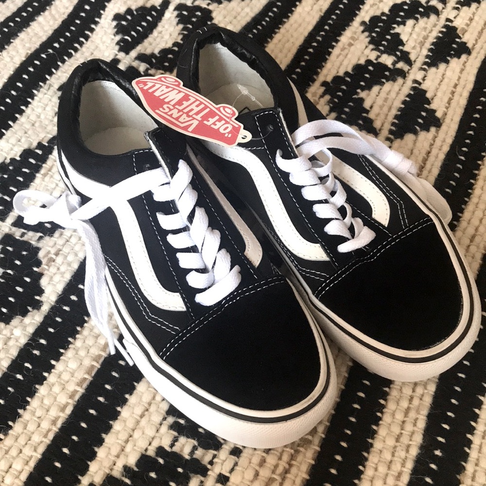 Vans Old Skool platforms / black sneakers NWT